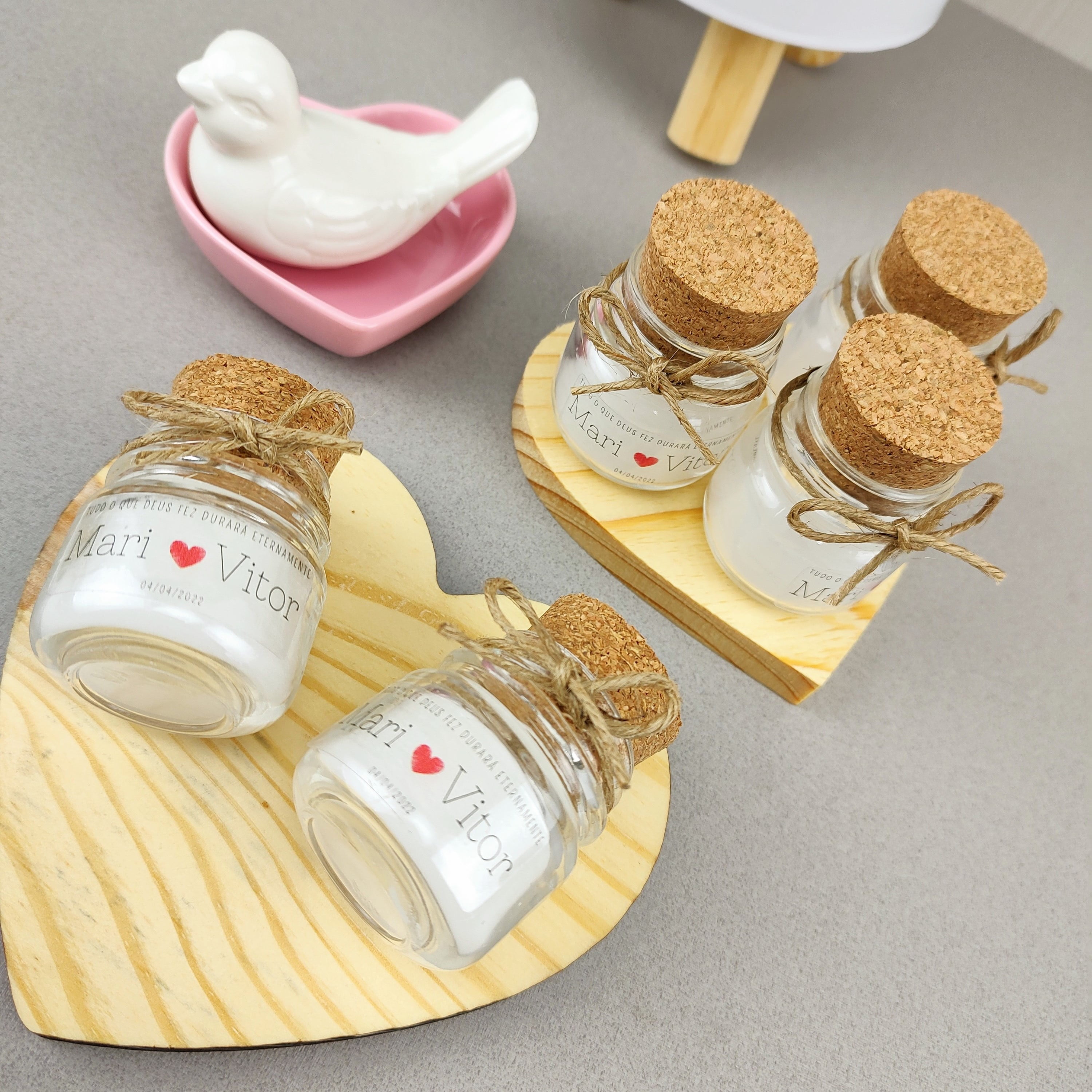 Lembrancinha Casamento Vela Aromática com Rolha + 1 Adesivo Transparente + Juta