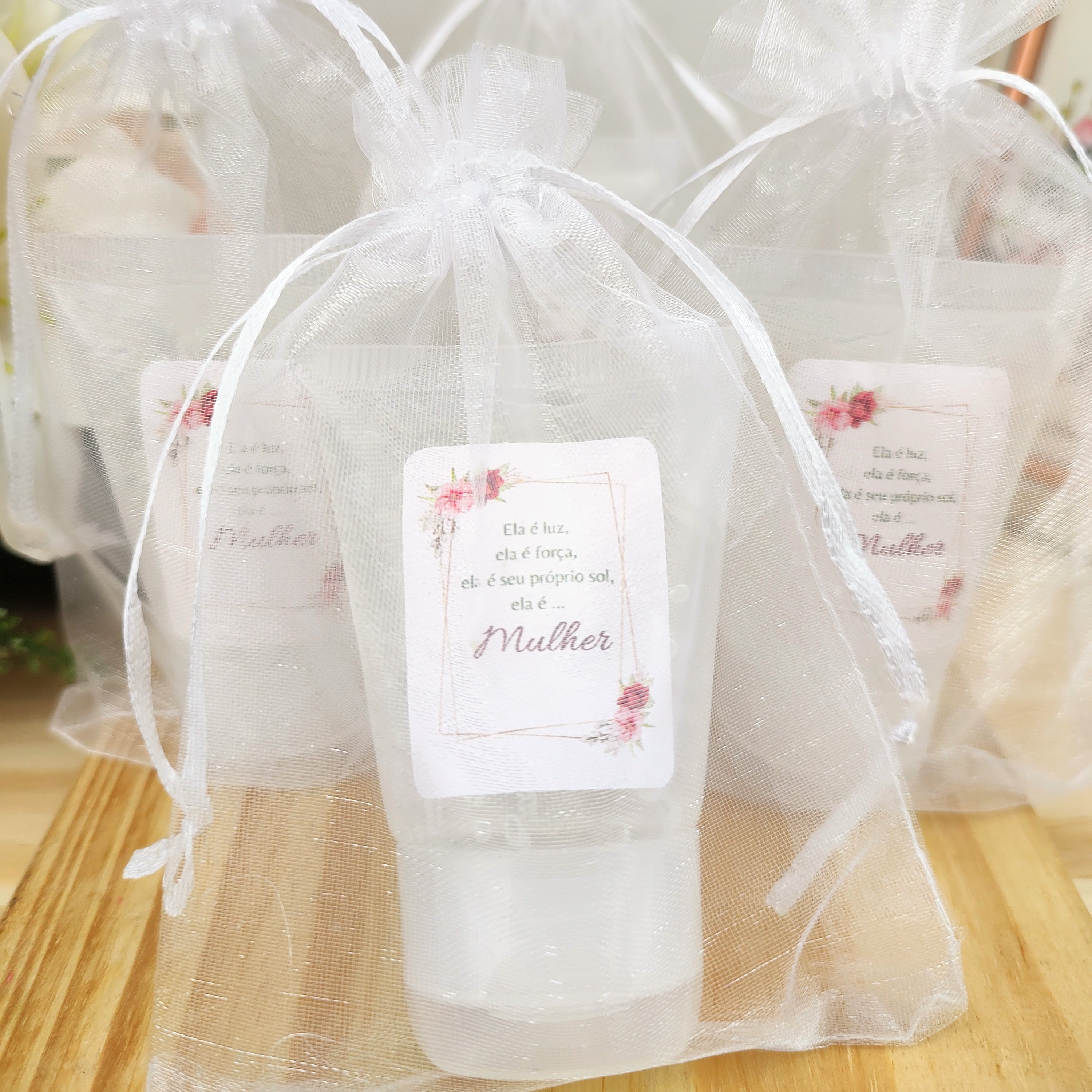 Lembrancinha Dia da Mulher Álcool em Gel 30g e Organza 2024