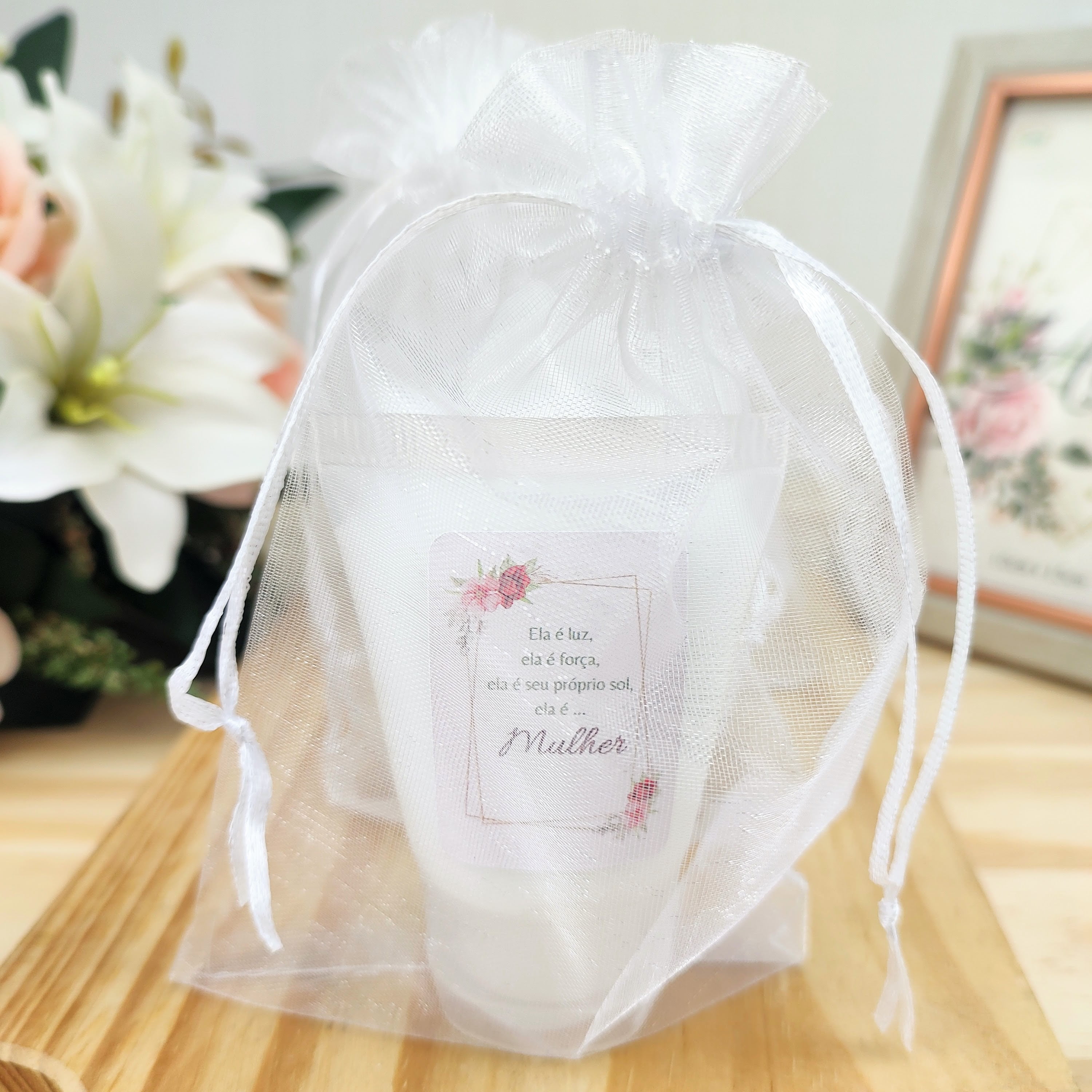 Lembrancinha Dia da Mulher Creme Hidratante 30g e Organza 2024