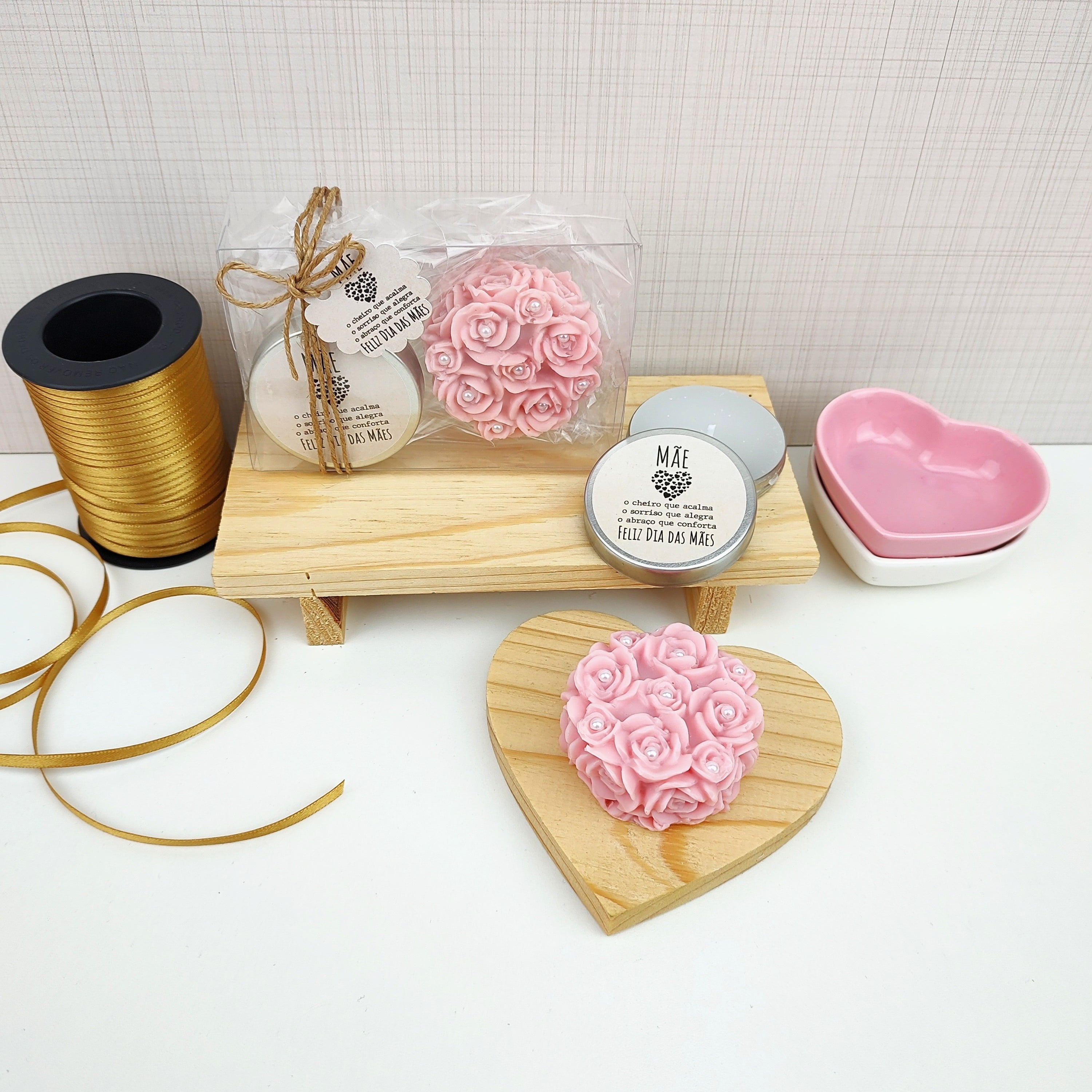 Lembrancinha dia das Mães Kit Vela na Latinha e Sabonete Rosa Provence