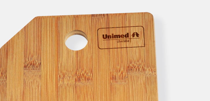 Brinde Natal Final de Ano Personalizado Kit Queijo 5 Peças Bambu / Madeira / Inox Oregon SMPD-20043