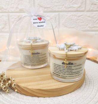 LEMBRANCINHA DE BATIZADO PARA PADRINHOS VELA AROMÁTICA 100G ORGANZA DIVINO TERÇO