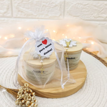 LEMBRANCINHA DE BATIZADO PARA PADRINHOS VELA AROMÁTICA 100G ORGANZA DIVINO TERÇO