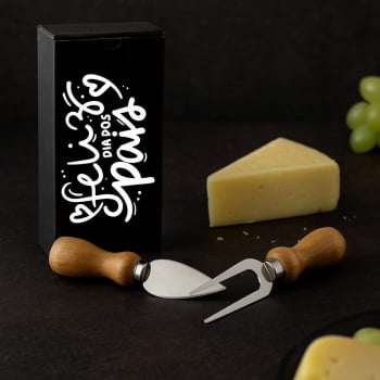 Brinde Presente Dia dos Pais Personalizado Kit Queijo 2 Peças Inox / Bambu SMCJ-00023-PAI