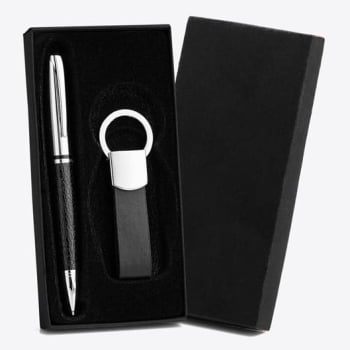 Kit Caneta e Chaveiro Metal / Couro Sintético SMCC-31281 Brinde Personalizado