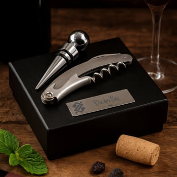Brinde Presente Dia dos Pais Personalizado Kit Vinho Saca Rolha e Tampa de Bico 2 Peças X10071-PAI