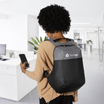 Mochila Personalizada Antiroubo Poliéster 35L  X02096 Brinde Personalizado