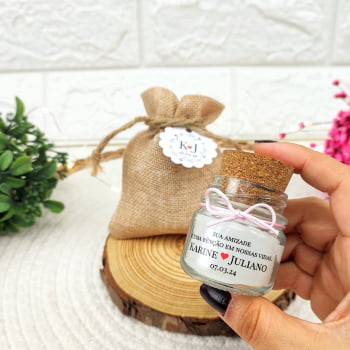 LEMBRANCINHA DE CASAMENTO VELA AROMÁTICA 40G SACO JUTA FIO DE SEDA AD TRANSPARENTE