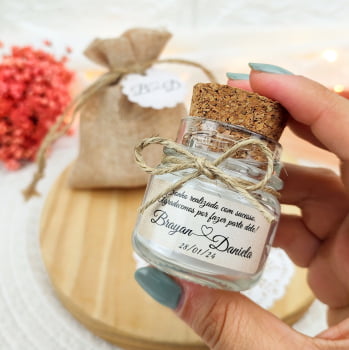 LEMBRANCINHA DE CASAMENTO VELA AROMÁTICA 40G SACO JUTA E LAÇO JUTA