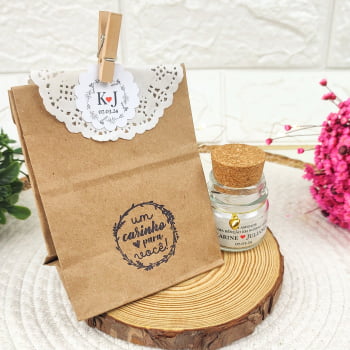 LEMBRANCINHA DE CASAMENTO VELA AROMÁTICA 40G SACO KRAFT PINGENTE CORAÇÃO AD TRANSPARENTE